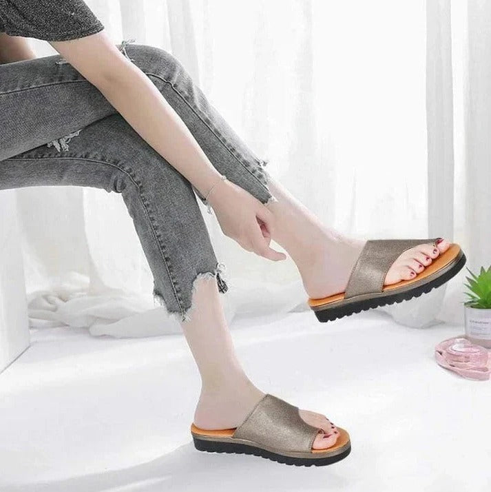 Women's Thick Sole Platform Sandals with Toe Ring Strap and Suede Upper Finish