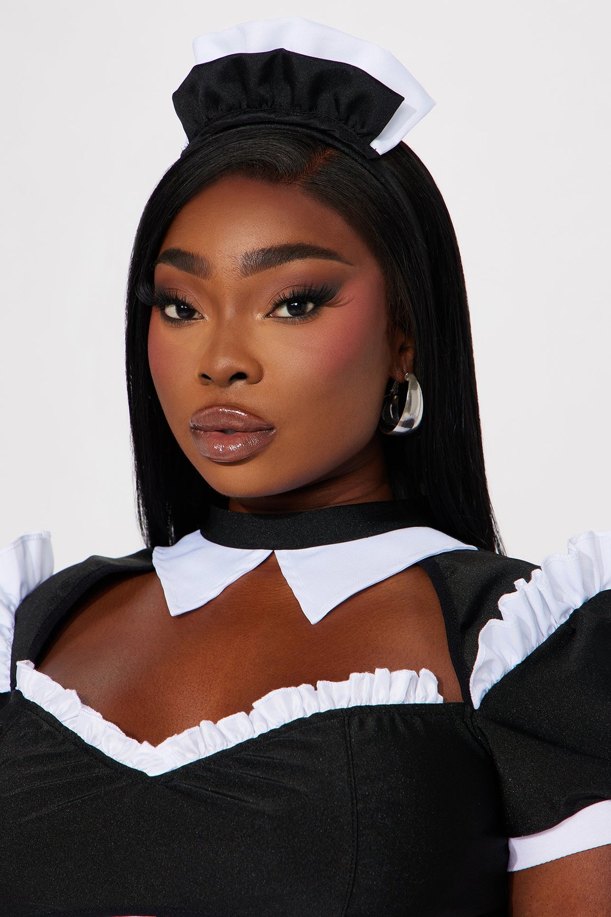 Classic Maid Costume Set with Lace Top, Choker Collar, Apron Mini Skirt, and Duster