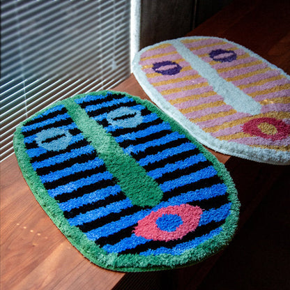 Abstract Face Bath Mat with Plush Absorbent Fabric and Modern Design