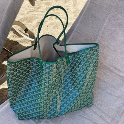 Structured Shoulder Bag with Removable Strap and Roomy Interior in Five Colors for Work and Evenings