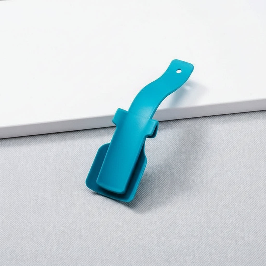 Portable Shoe Horn with Clip N Slip Function