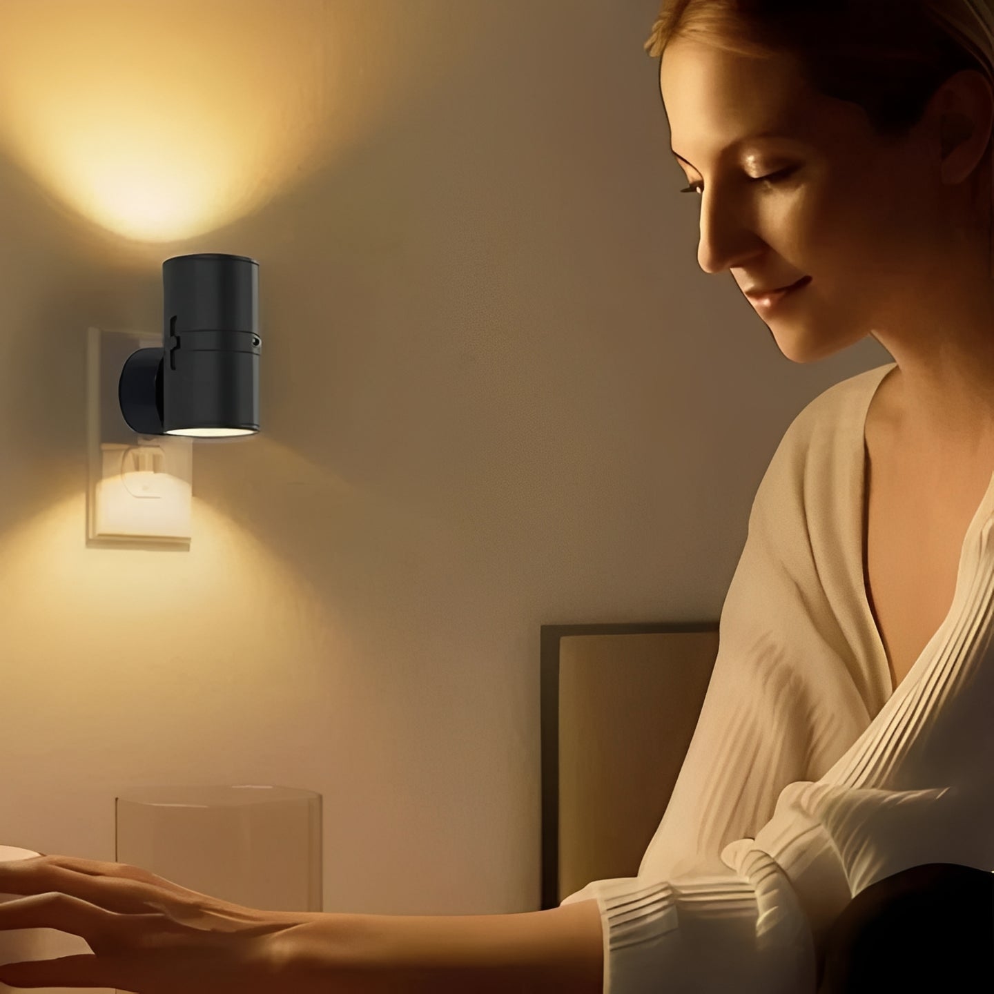 Plug In LED Night Light with Light Sensor