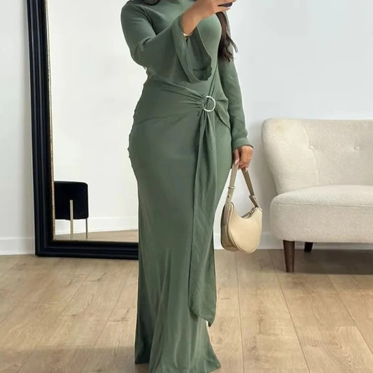 Women’s Modest Abaya with Long Sleeves and Flowing Silhouette