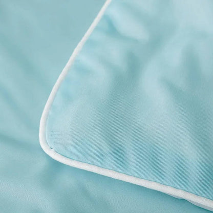 Lightweight Cooling Blanket with Ice Silk Fabric for Summer