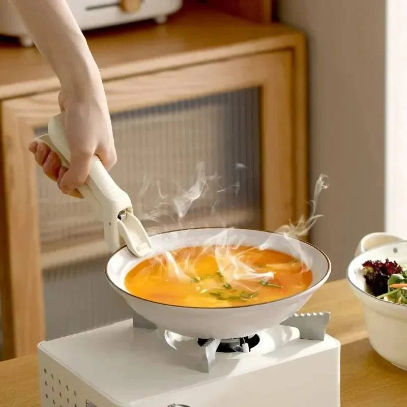 Silicone Oven Grip Pad with Non Slip Texture for Hot Cookware Handling