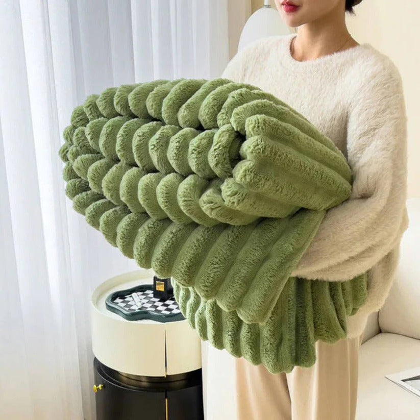 Faux Fur Throw Blanket for Couch and Bed with Plush Warmth