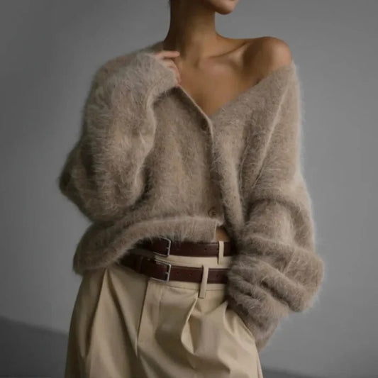Soft Cashmere Women’s Sweater with Classic Round Neck Winter Knitwear