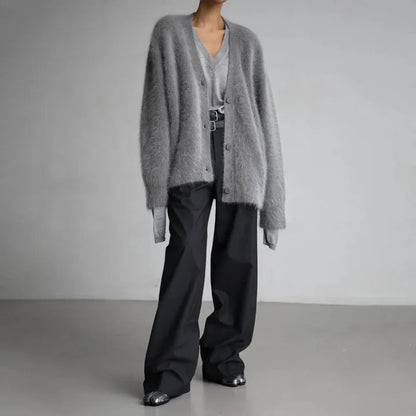 Soft Cashmere Women’s Sweater with Classic Round Neck Winter Knitwear