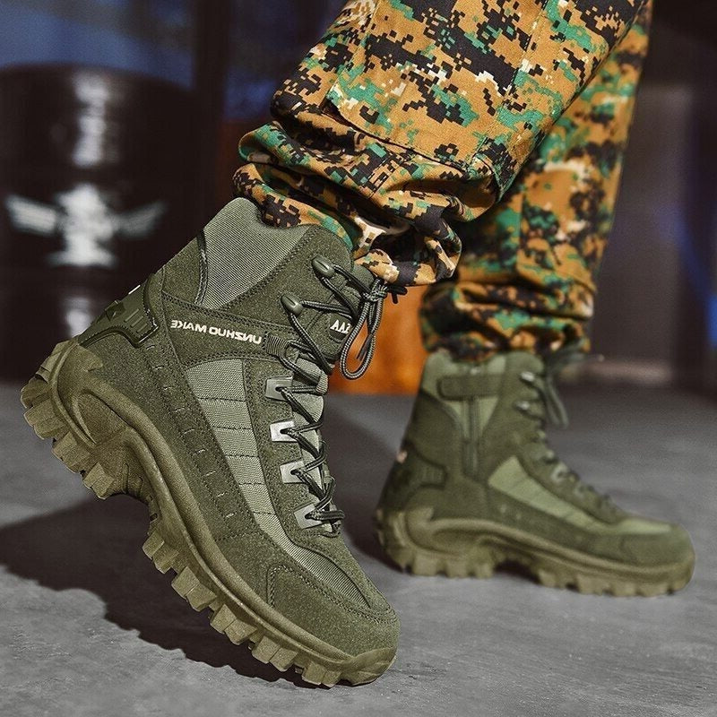 Insulated Ankle Boots with Lace Closure and Tactical Sole for Winter