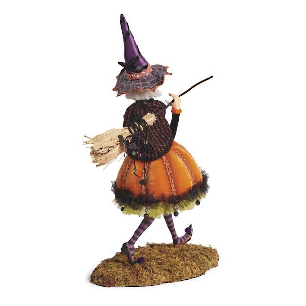 Wearclo | Halloween Figurine | Handmade Witch Decoration | Resin
