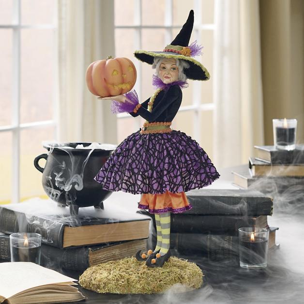 Wearclo | Halloween Figurine | Handmade Witch Decoration | Resin