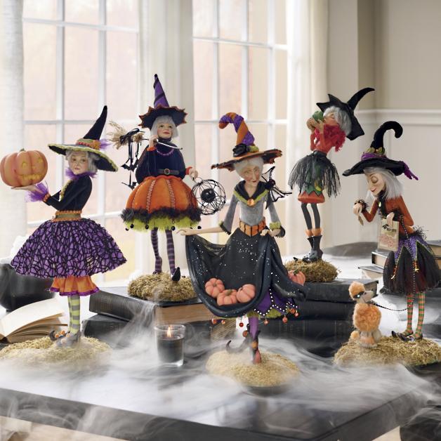 Wearclo | Halloween Figurine | Handmade Witch Decoration | Resin